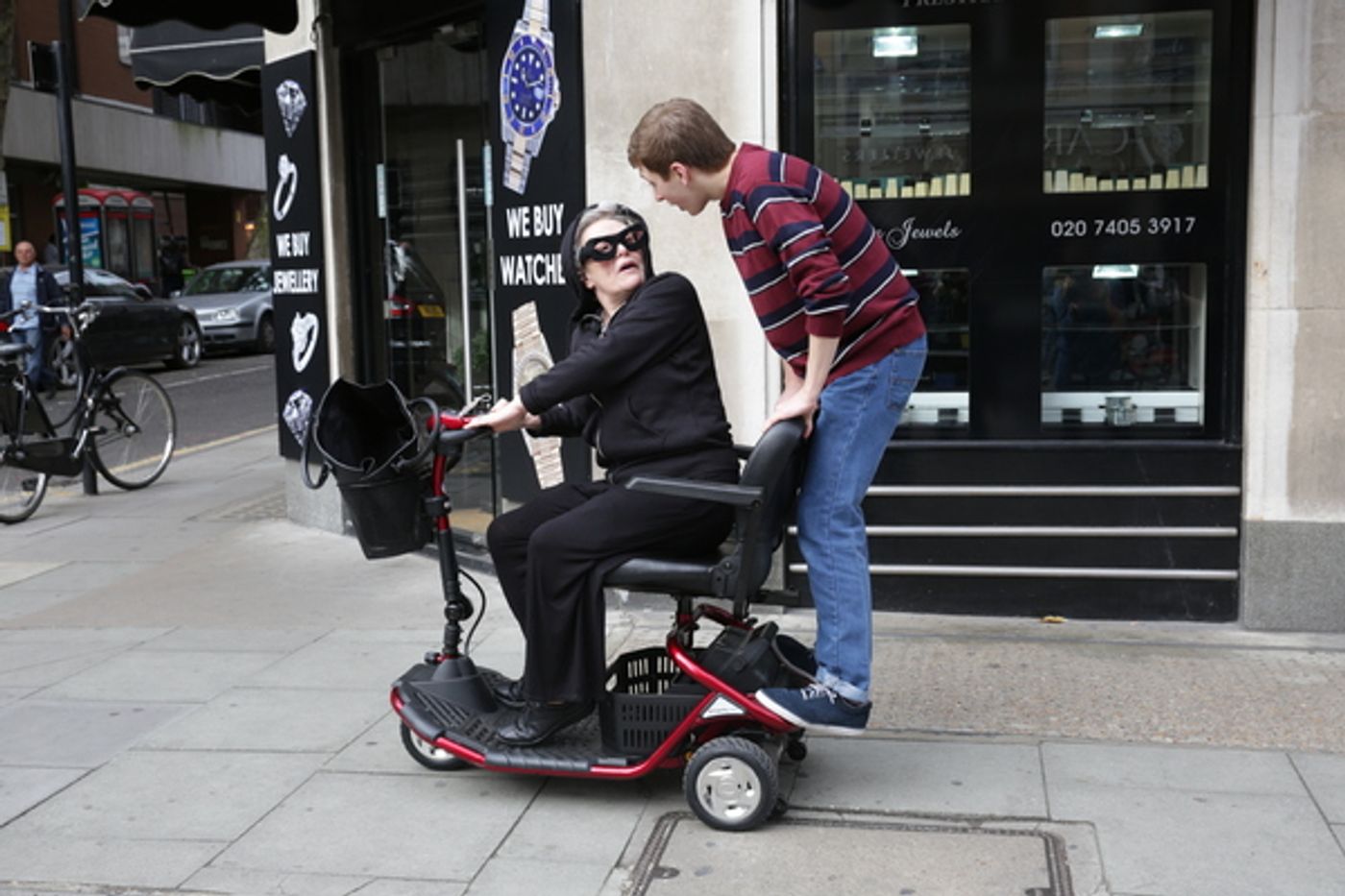 Photo Flash: David Walliams Launches West End GANGSTA GRANNY at Hatton Garden's Bedazzl Diamonds Photo Flash: David Walliams Launches West End GANGSTA GRANNY at Hatton Garden's Bedazzl Diamonds Image