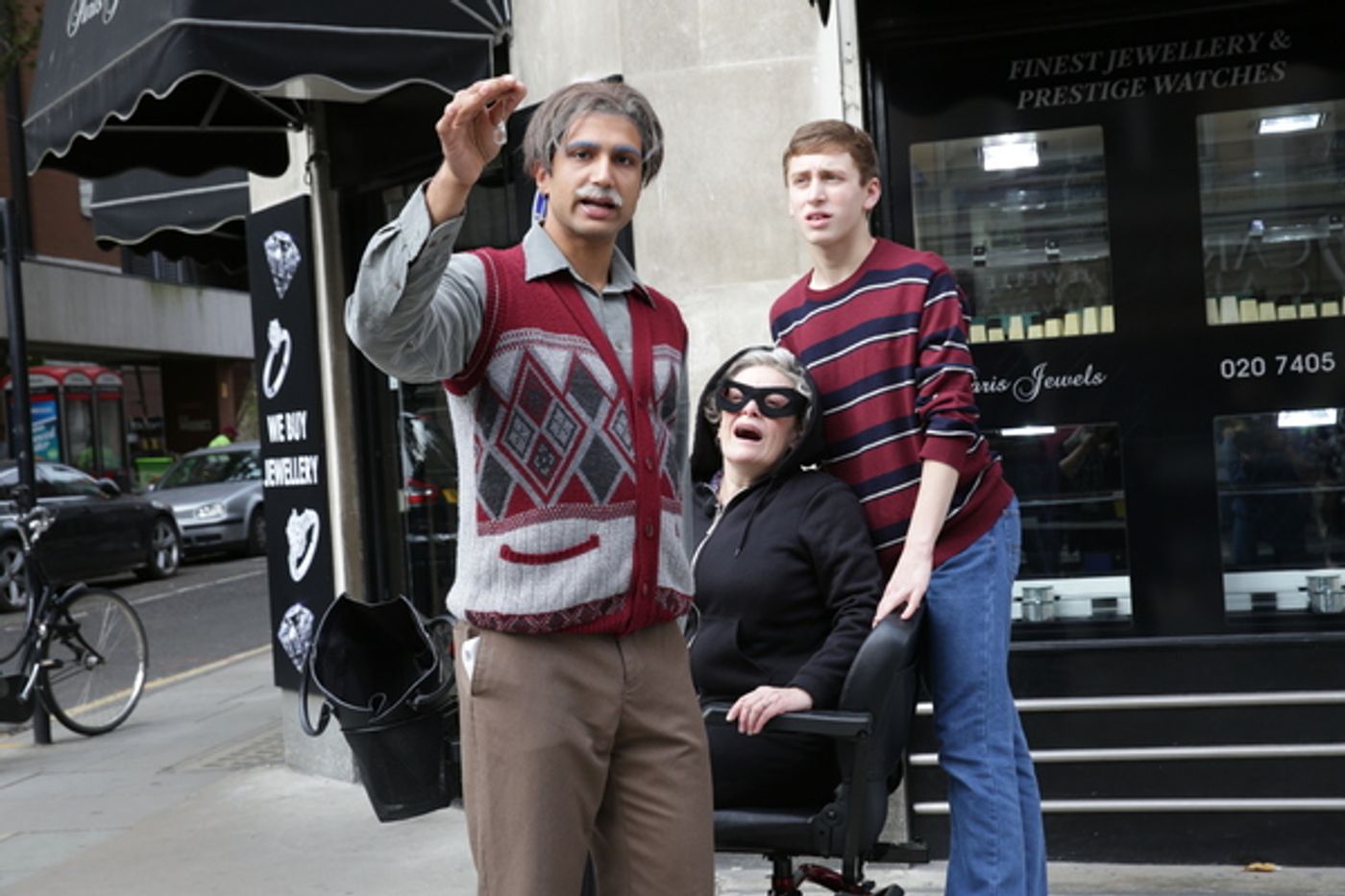 Photo Flash: David Walliams Launches West End GANGSTA GRANNY at Hatton Garden's Bedazzl Diamonds Photo Flash: David Walliams Launches West End GANGSTA GRANNY at Hatton Garden's Bedazzl Diamonds Image