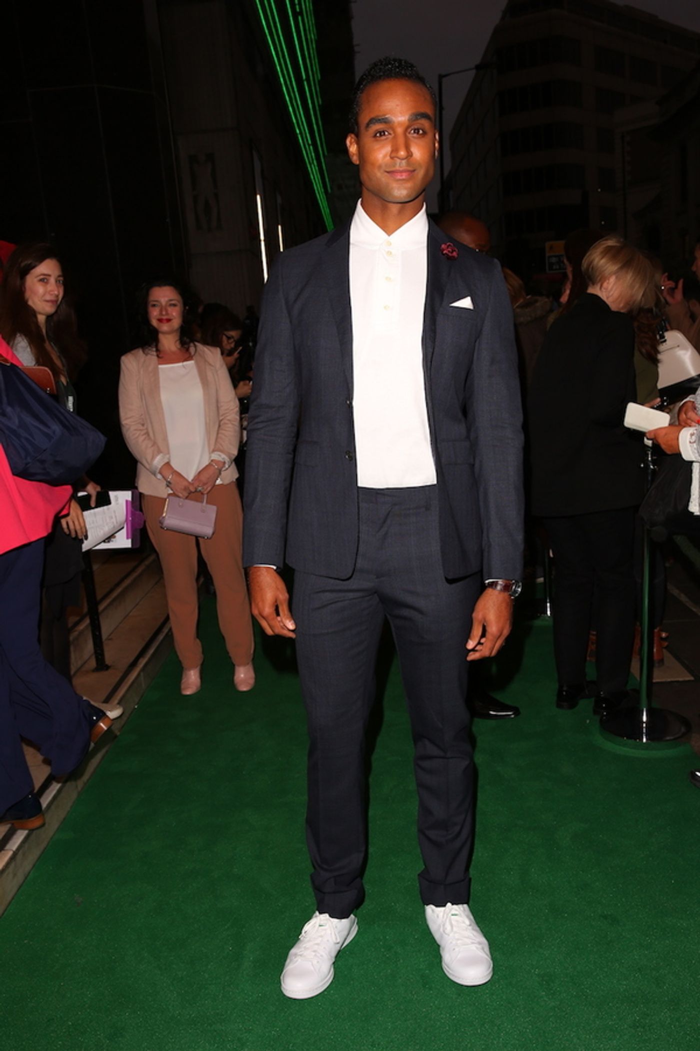 Photo Flash: West End WICKED 10th Anniversary Green Carpet  Image