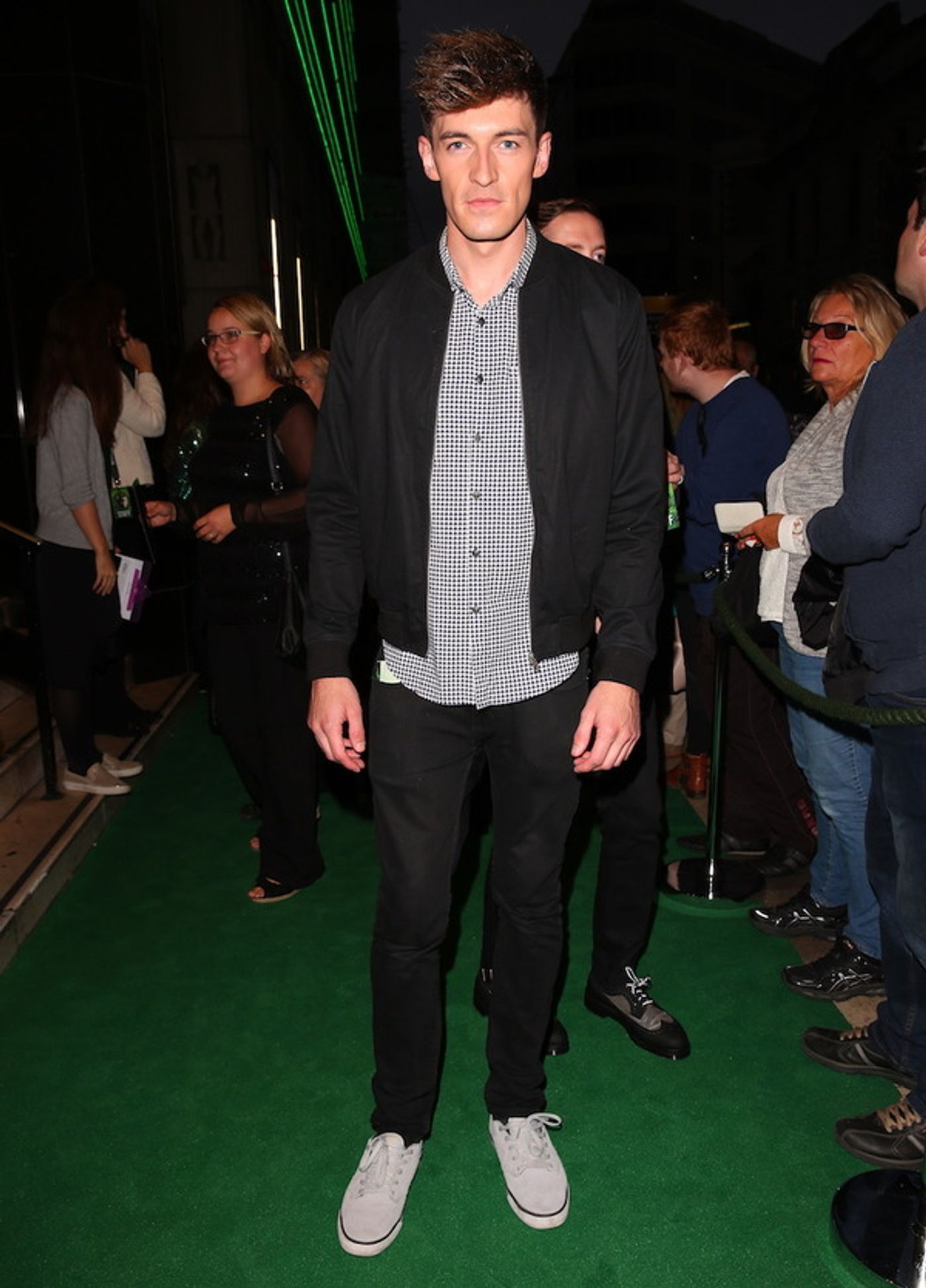 Photo Flash: West End WICKED 10th Anniversary Green Carpet  Image