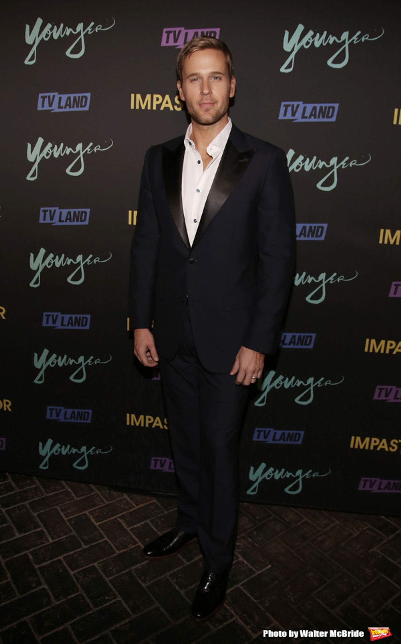 Photo Coverage: Sutton Foster & More Celebrate YOUNGER Season 3 Premiere Image