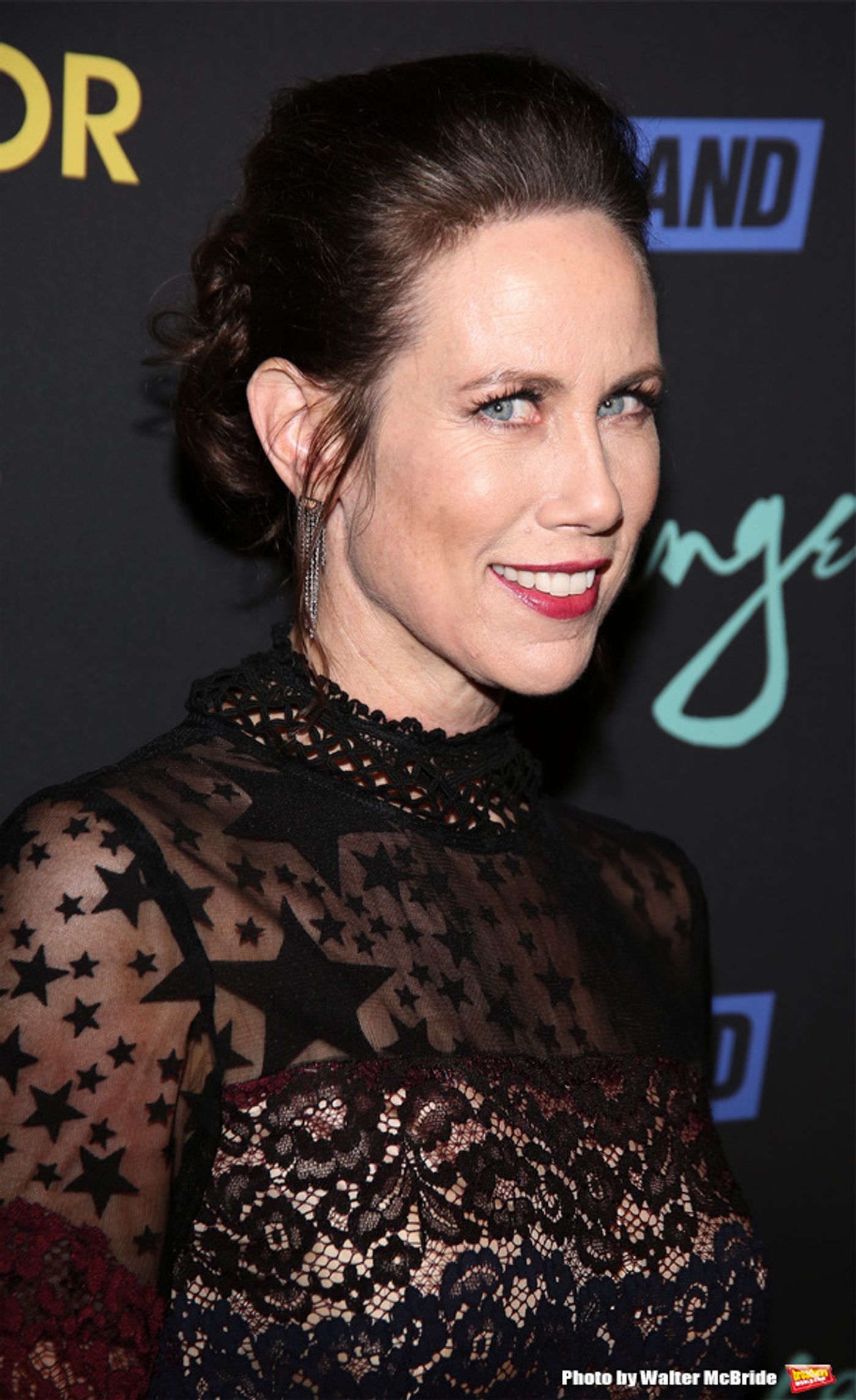 Photo Coverage: Sutton Foster & More Celebrate YOUNGER Season 3 Premiere Image
