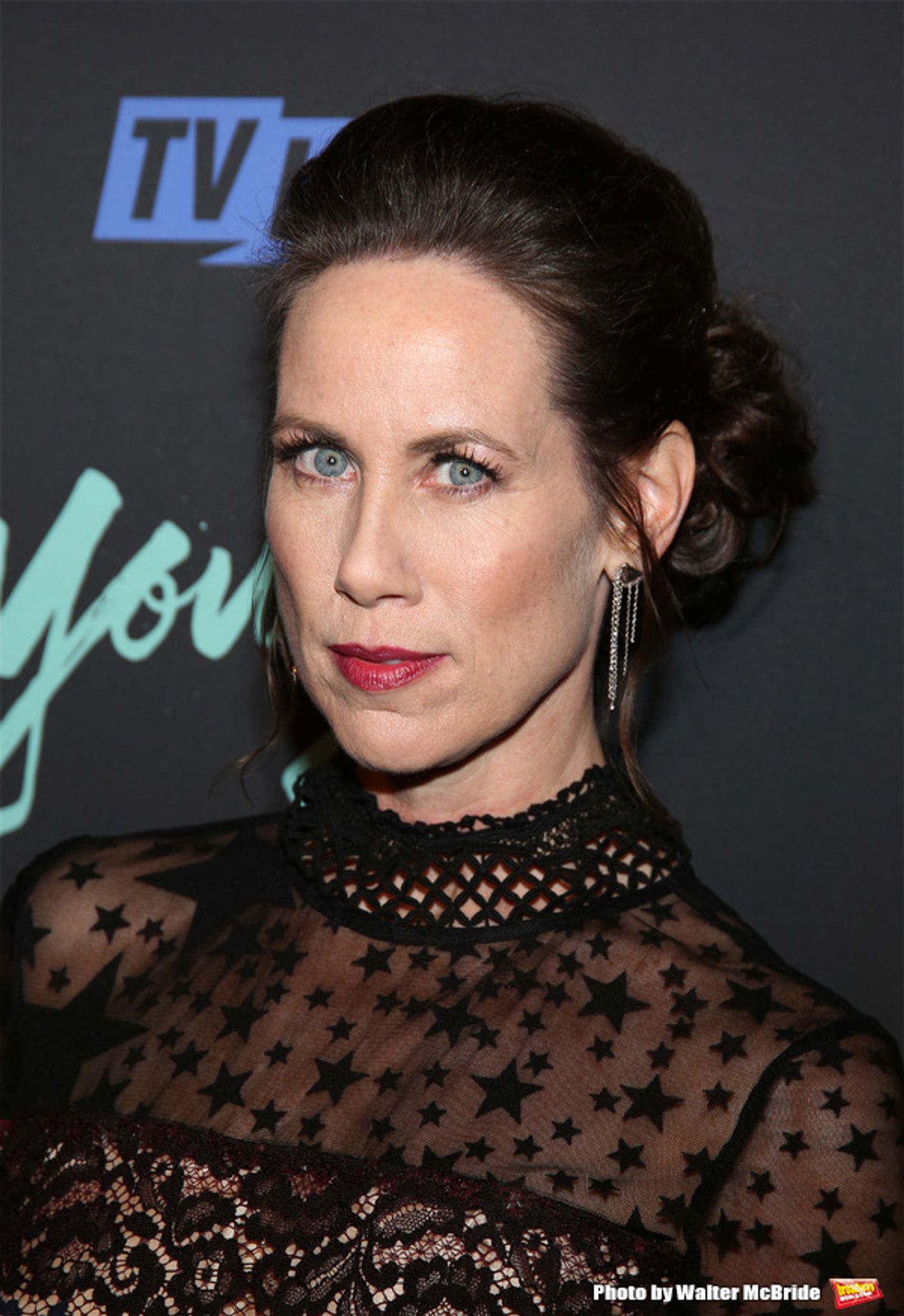 Photo Coverage: Sutton Foster & More Celebrate YOUNGER Season 3 Premiere Image