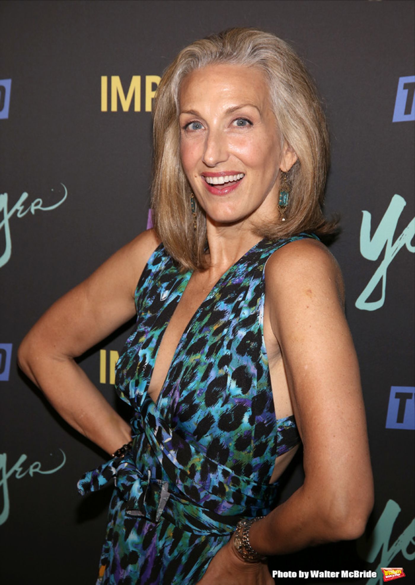 Photo Coverage: Sutton Foster & More Celebrate YOUNGER Season 3 Premiere Image