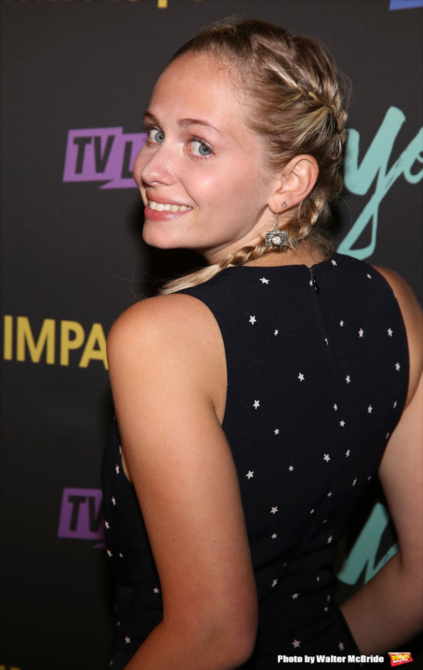 Photo Coverage: Sutton Foster & More Celebrate YOUNGER Season 3 Premiere Image