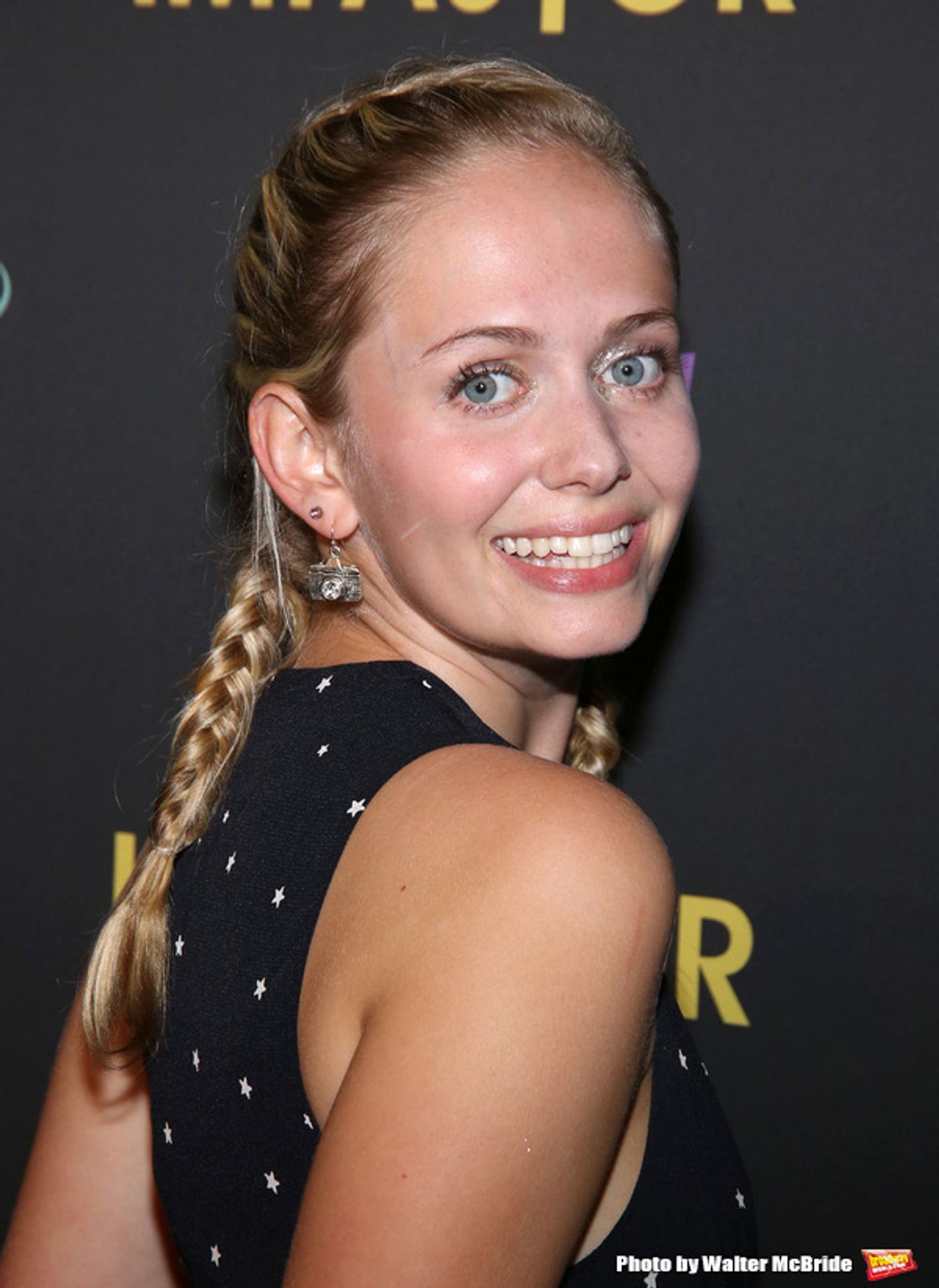 Photo Coverage: Sutton Foster & More Celebrate YOUNGER Season 3 Premiere Image