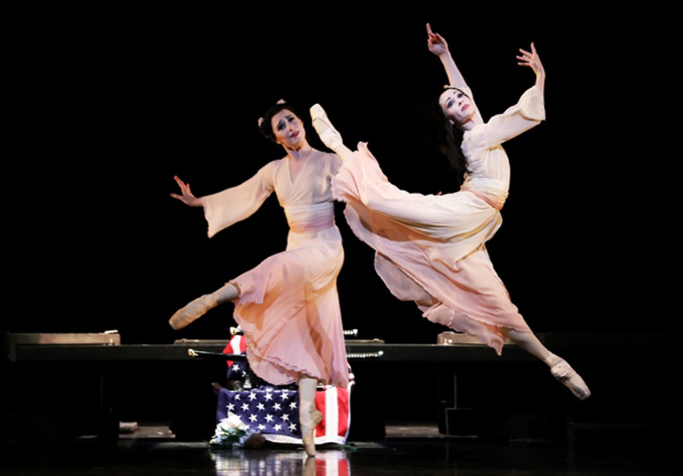 Review: Houston Ballet Showcases Sumptuous MADAME BUTTERFLY and Spare SON OF CHAMBER SYMPHONY  Image