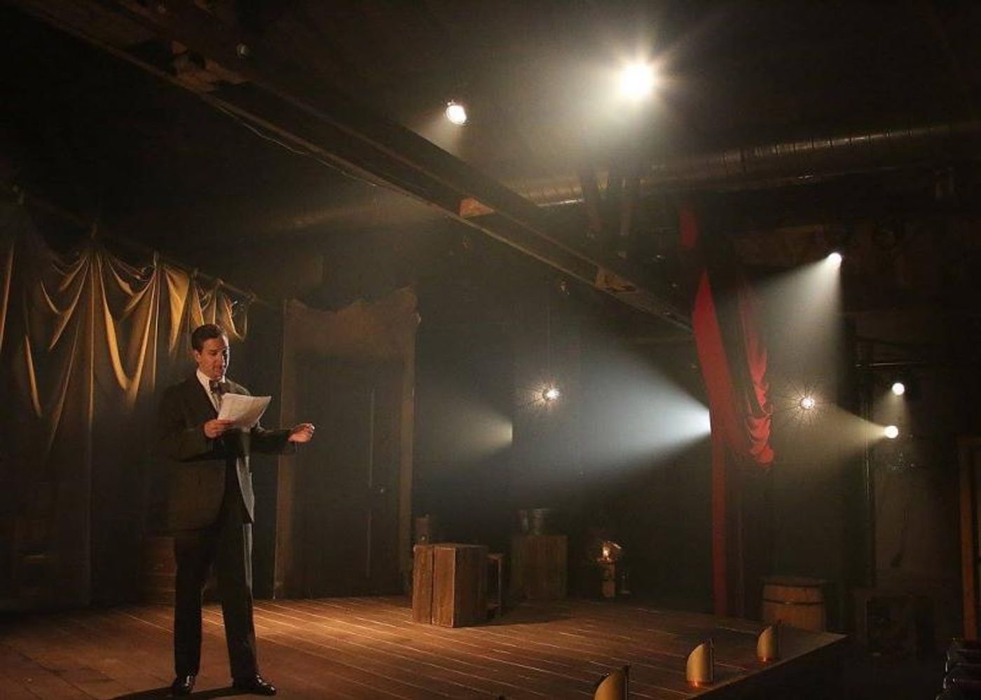 Review: The Wonder of Fright Rises with Cape Rep's THE WOMAN IN BLACK  Image