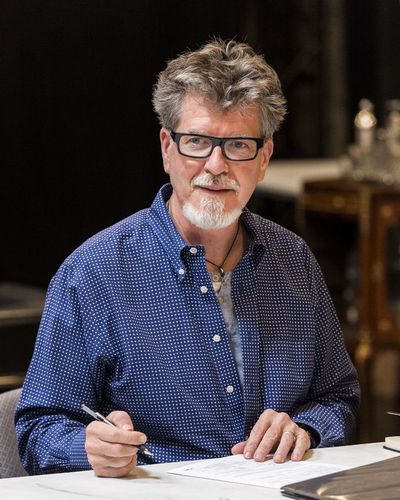  Robert Egan Photo