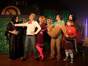 Jamie Smith, Will Kazda, Elizabeth Lesinski, Christopher Wilson, Josh Kemper, Caitlin Photo