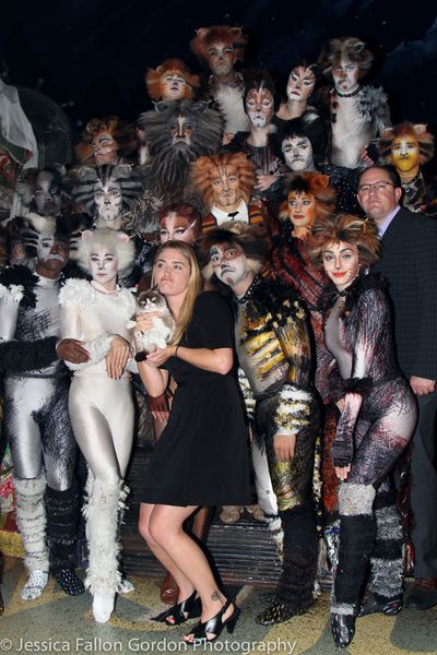 Grumpy Cat and Tabatha Bundesen Photo