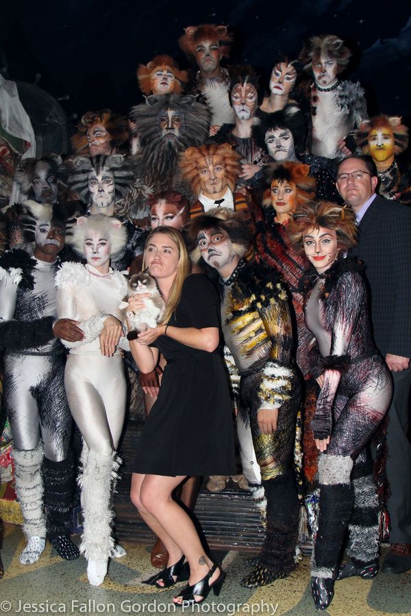 Grumpy Cat and Tabatha Bundesen Photo