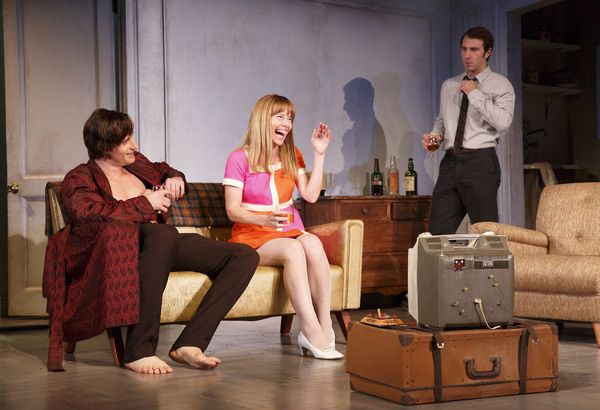 Photo Flash: First Look at Amy Ryan, Richard Armitage and More in LOVE, LOVE, LOVE — photo 1 of 9