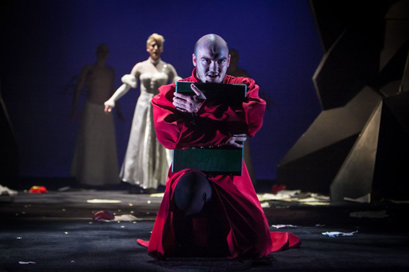 Photo Flash: First Look at DANTE'S INFERNO at Synetic Theater  Image