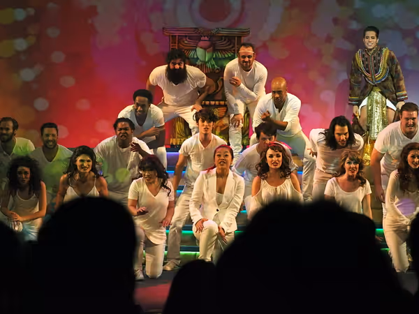 Max Herzfeld, Chassey Bennett, Joe Komara, Lauren Decierdo, Nic Hodges, Tina Nguyen,  Photo