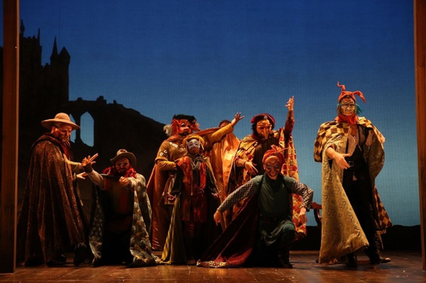 Photo Flash: First Look at Robert Sean Leonard in CAMELOT, Now Extended at Westport Country Playhouse Image