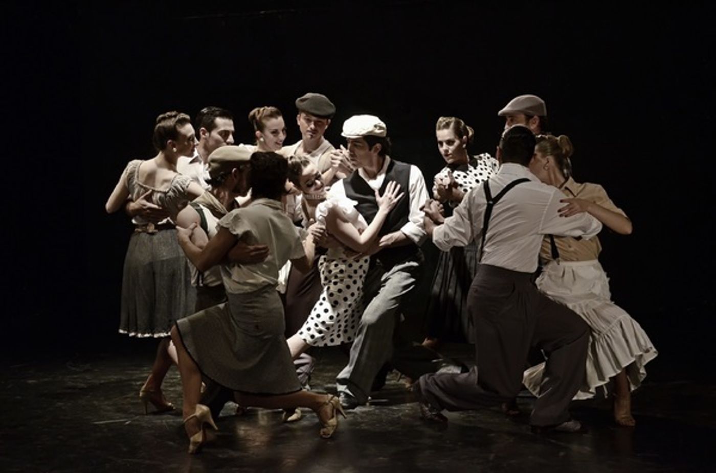 Photo Flash: Sneak Peek - ESTAMPAS PORTENAS: DESEOS to Heat Up the Palace Theatre  Image