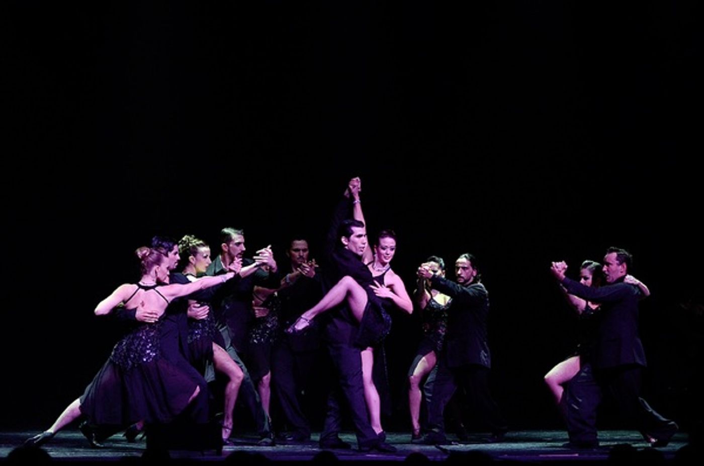 Photo Flash: Sneak Peek - ESTAMPAS PORTENAS: DESEOS to Heat Up the Palace Theatre  Image