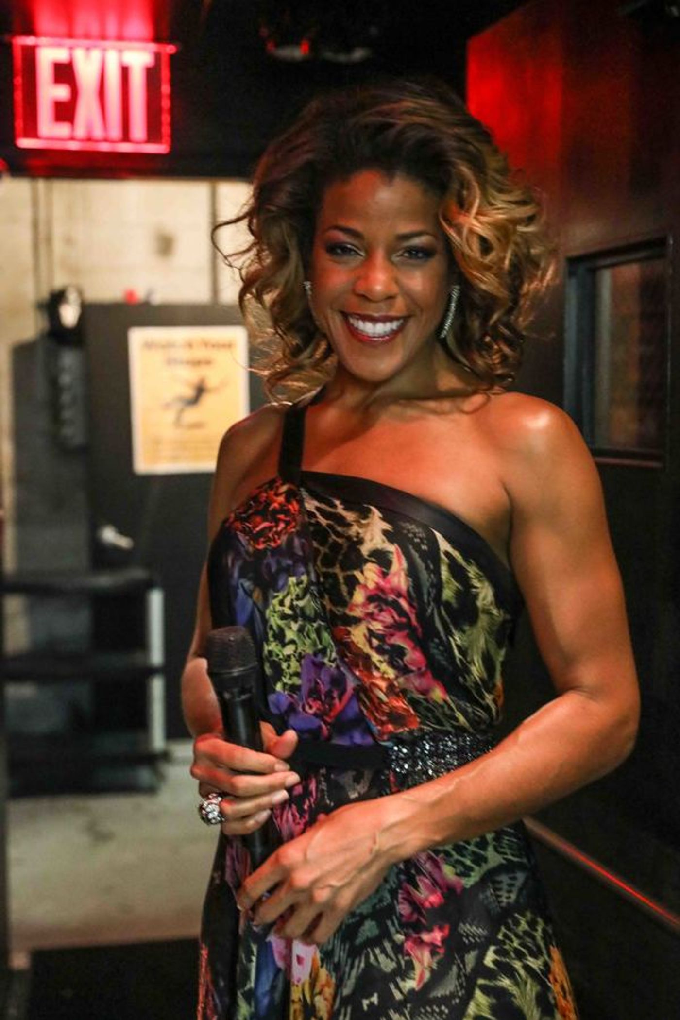 Photo Coverage: Nicole Henry brings 'The Music That Makes Me Dance' to Feinstein's/54 Below  Image