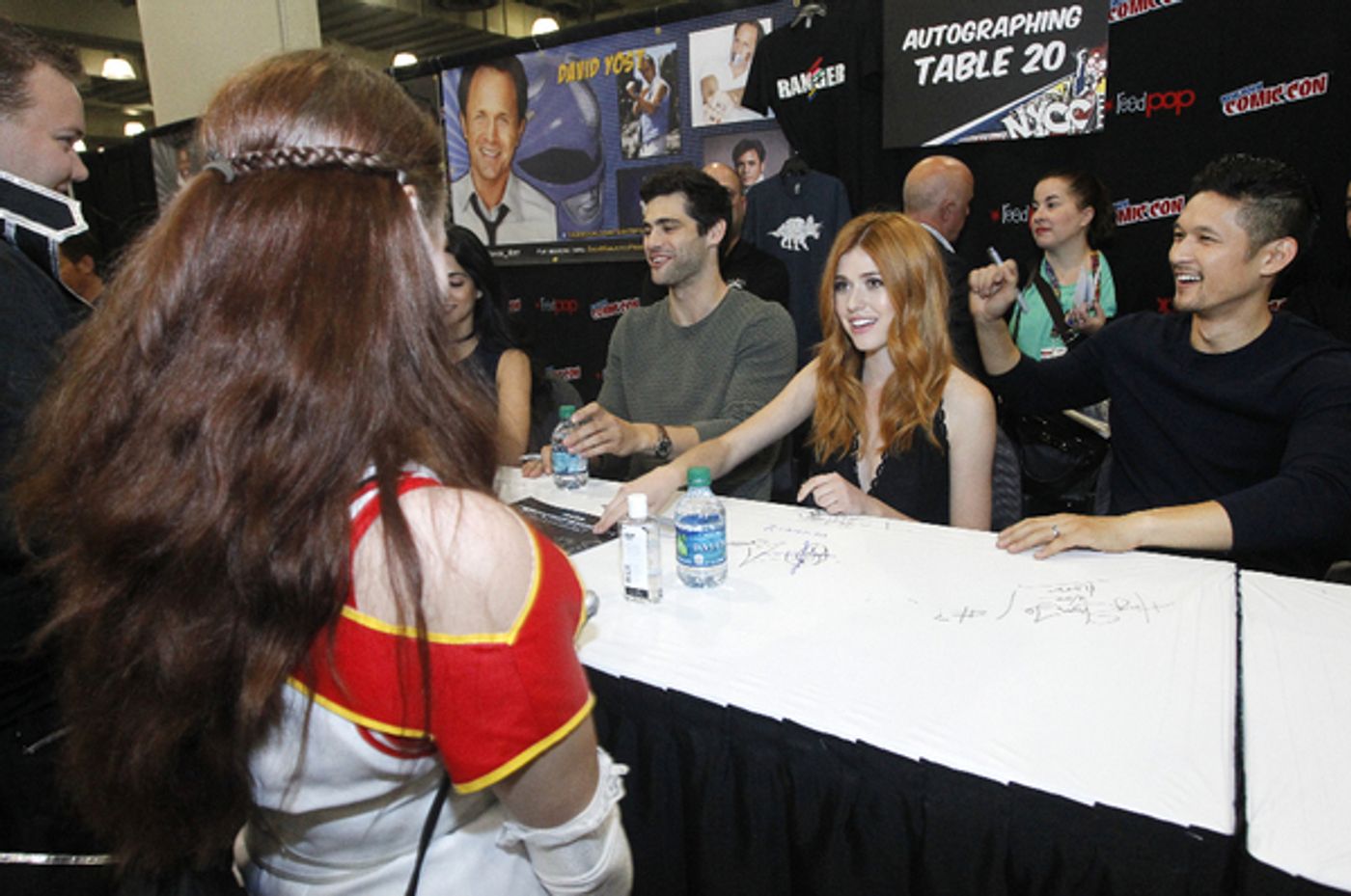 Photo Flash: Freeform's SHADOWHUNTERS Returns to New York Comic Con  Image