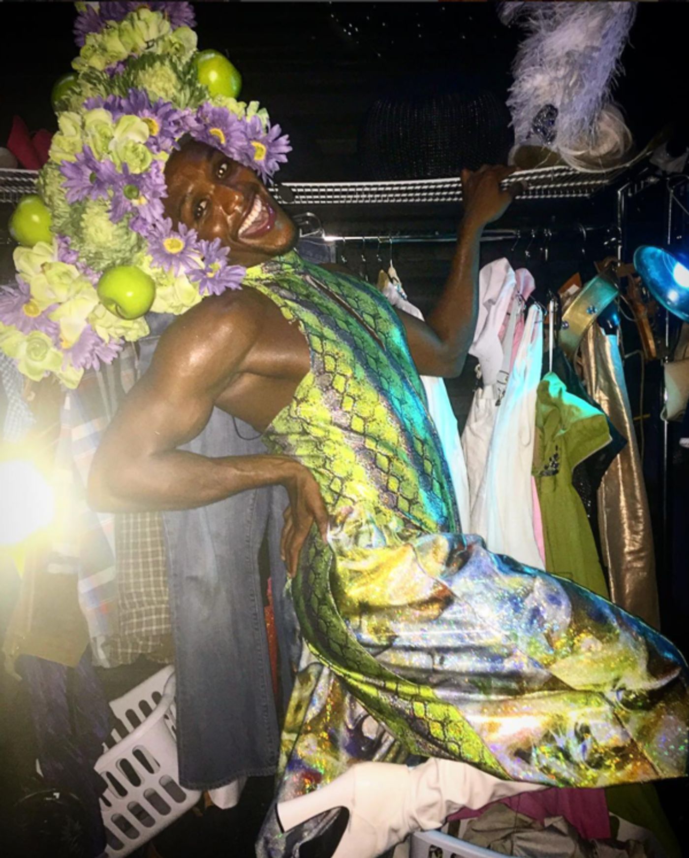 Photo Flash: The HAMILTON Cast Help Each Other Out, WICKED Monkeys Around, and More Saturday Intermission Pics! Photo Flash: The HAMILTON Cast Help Each Other Out, WICKED Monkeys Around, and More Saturday Intermission Pics! Image