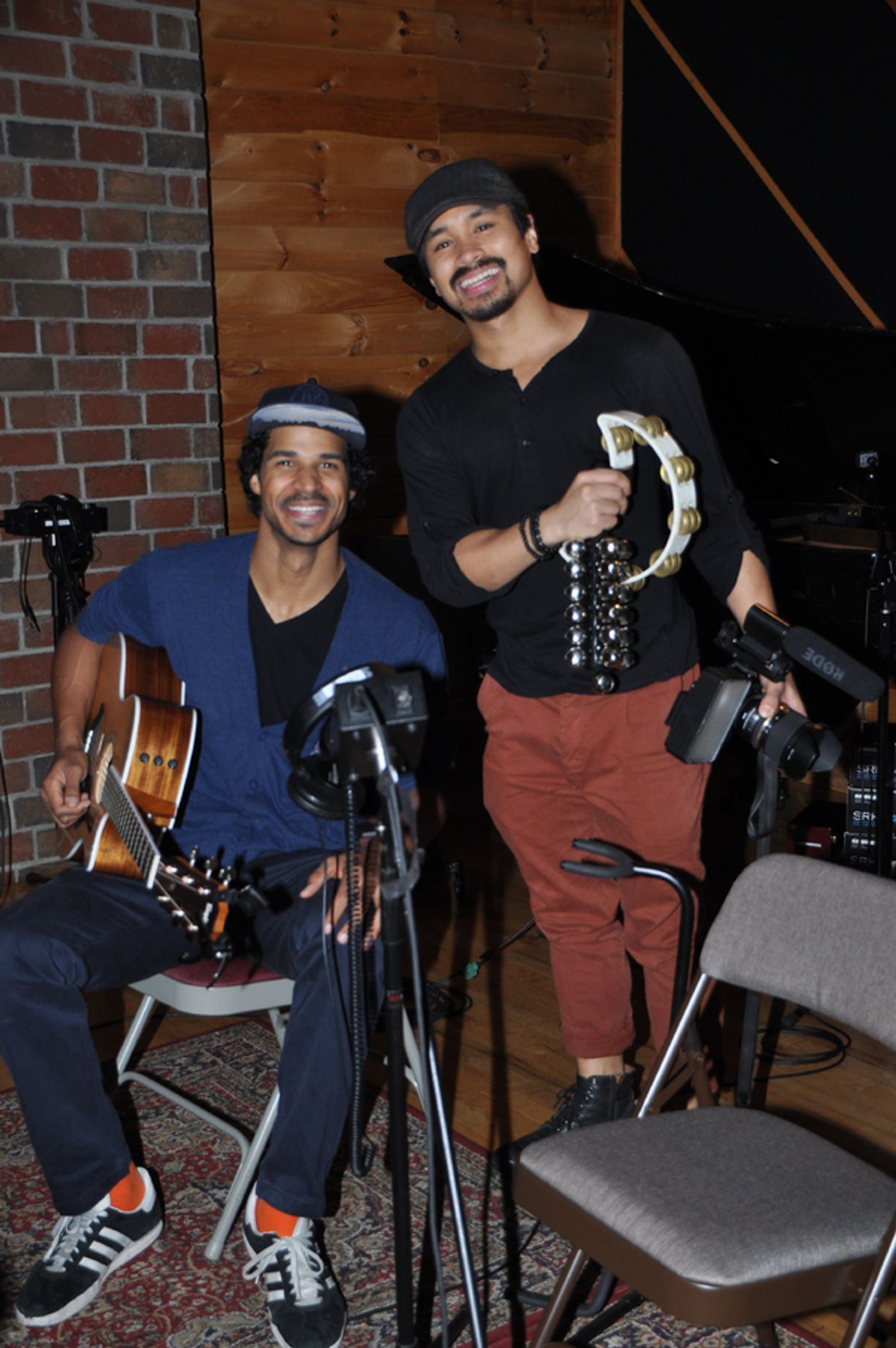 Exclusive Photo Coverage: ALADDIN Cast Get In the Holiday Spirit for Carols For A Cure  Image