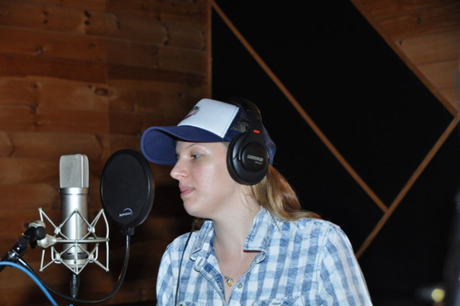 Exclusive Photo Coverage: Jessie Mueller & the Cast of WAITRESS Feel the Love for Carols For A Cure Image