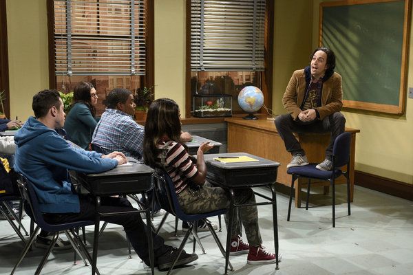 Check Out Just-Released Photos from Lin-Manuel Miranda-Hosted SNL! Image