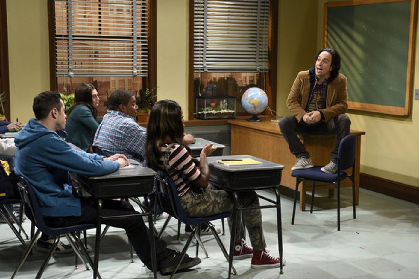 Check Out Just-Released Photos from Lin-Manuel Miranda-Hosted SNL!  Image