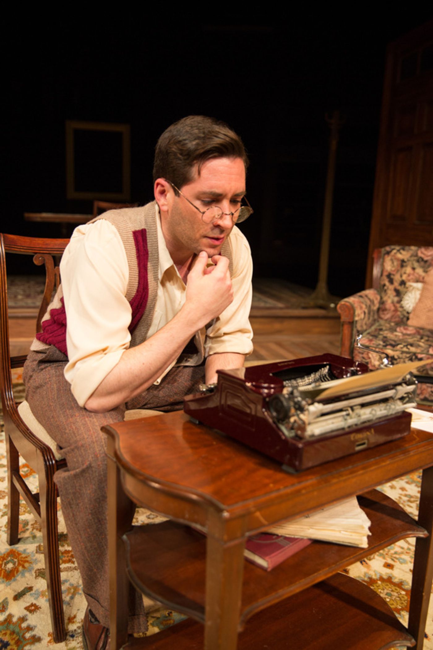 Photo Flash: First Look at Pioneer Theatre Company's THE GLASS MENAGERIE  Image