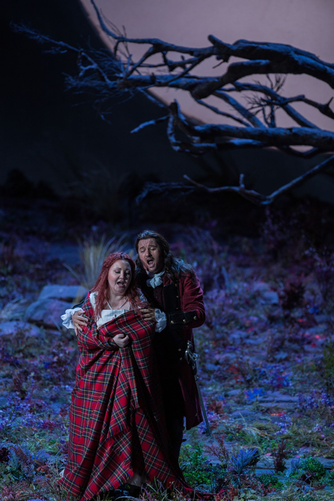 Photo Flash: First Look at LUCIA DI LAMMERMOOR, Opening This Weekend at the Lyric Photo Flash: First Look at LUCIA DI LAMMERMOOR, Opening This Weekend at the Lyric Image