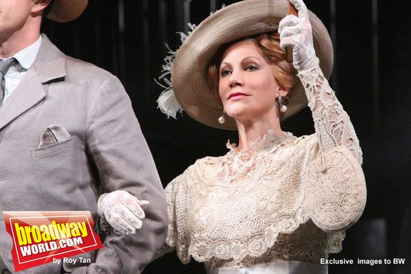 Anita Louise Combe Photo