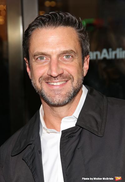 Raul Esparza Photo