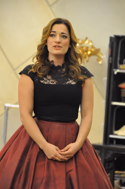  Laura Michelle Kelly Photo