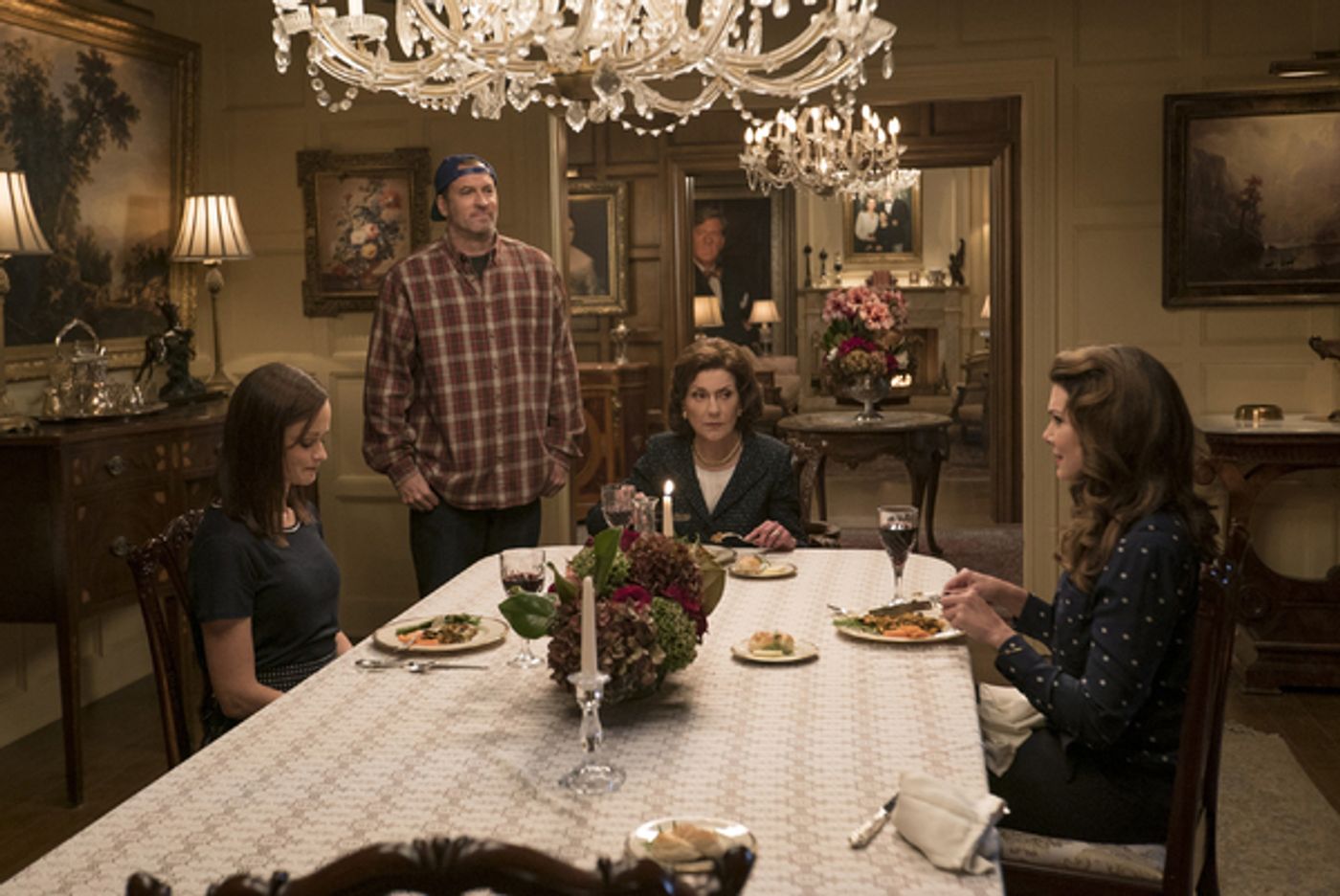 Photo Flash: Netflix Shares All-New Images from GILMORE GIRLS: A YEAR IN THE LIFE  Image