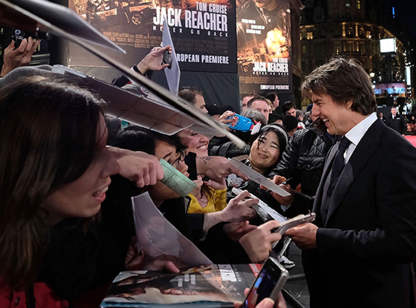 Photo Flash: Tom Cruise & More Attend JACK REACHER London Premiere  Image
