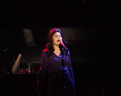 Pia Toscano Photo