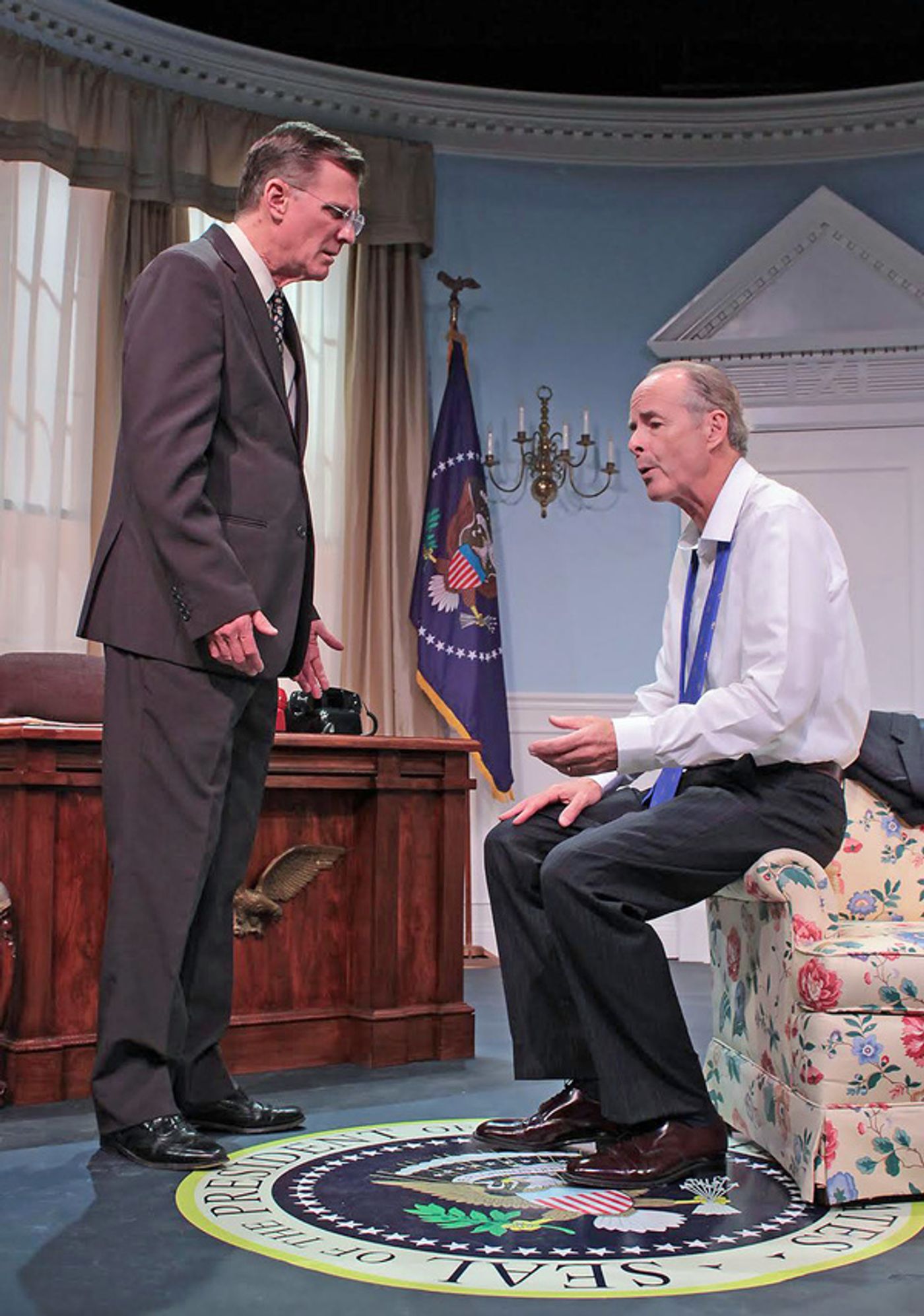 Photo Flash: Hampton Theatre's NOVEMBER  Image