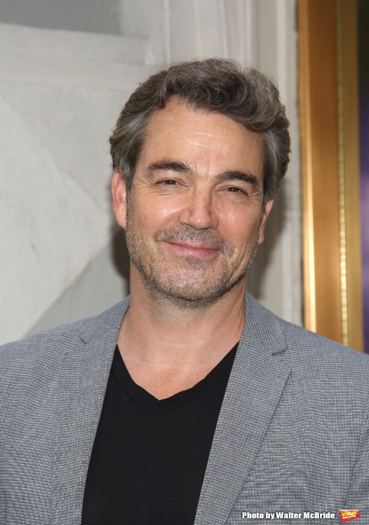 Jon Tenney at 