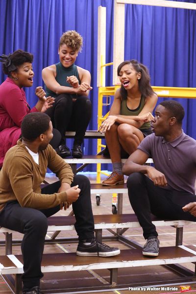 Ariana Debose and cast  Photo