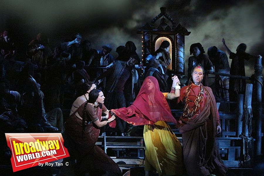 Photo Flash: THE PEARL FISHERS at ENO Image