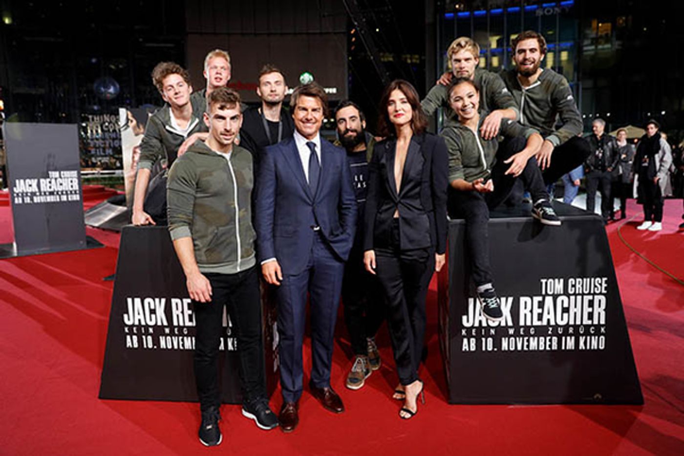 Photo Flash: Tom Cruise & More Attend JACK REACHER Berlin Premiere Photo Flash: Tom Cruise & More Attend JACK REACHER Berlin Premiere Image