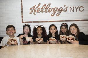 Luca Padovan, Carly Gendell, Gianna Harris, Isabella Russo, Sophia Rubino and Evie Dolan @ BroadwayWorld Luca Padovan, Carly Gendell, Gianna Harris, Isabella Russo, Sophia Rubino and Evie Do Photo