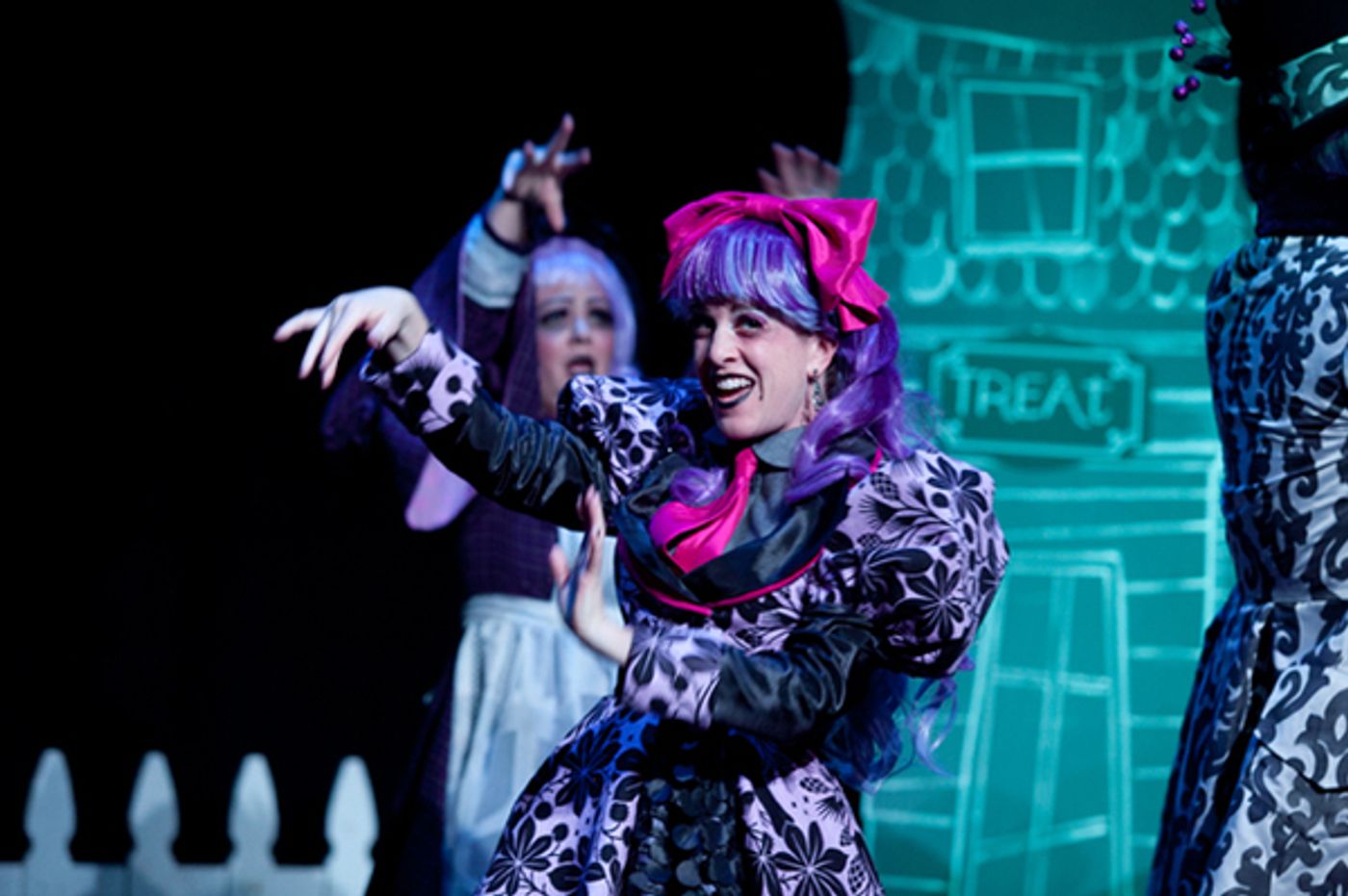 Photo Flash: Pantochino Productions Inc. Presents MR. AND MRS. TRICK OR TREAT  Image