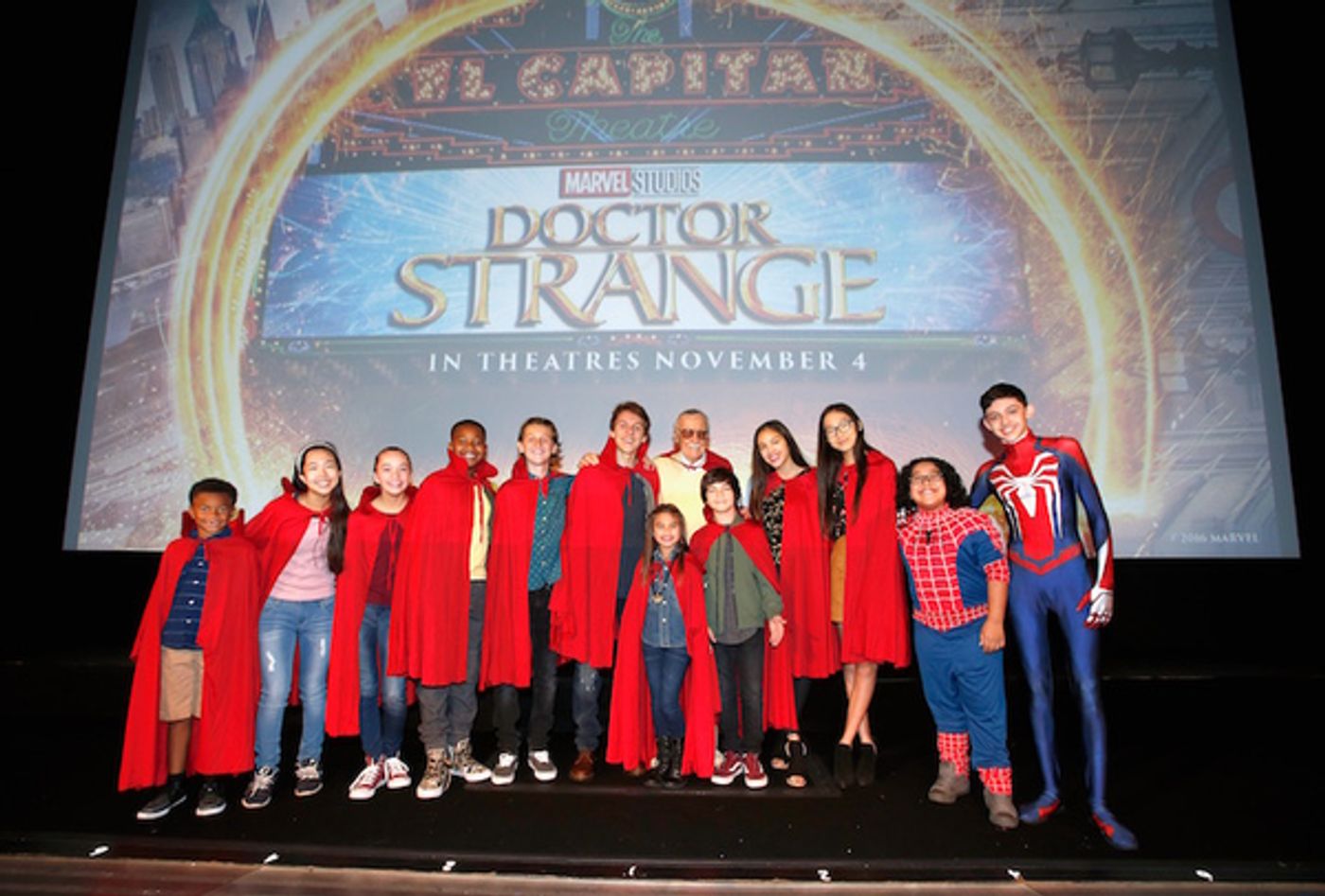 Photo Flash - Marvel Legend Stan Lee Hosts DOCTOR STRANGE Fan Screening Photo Flash - Marvel Legend Stan Lee Hosts DOCTOR STRANGE Fan Screening Image