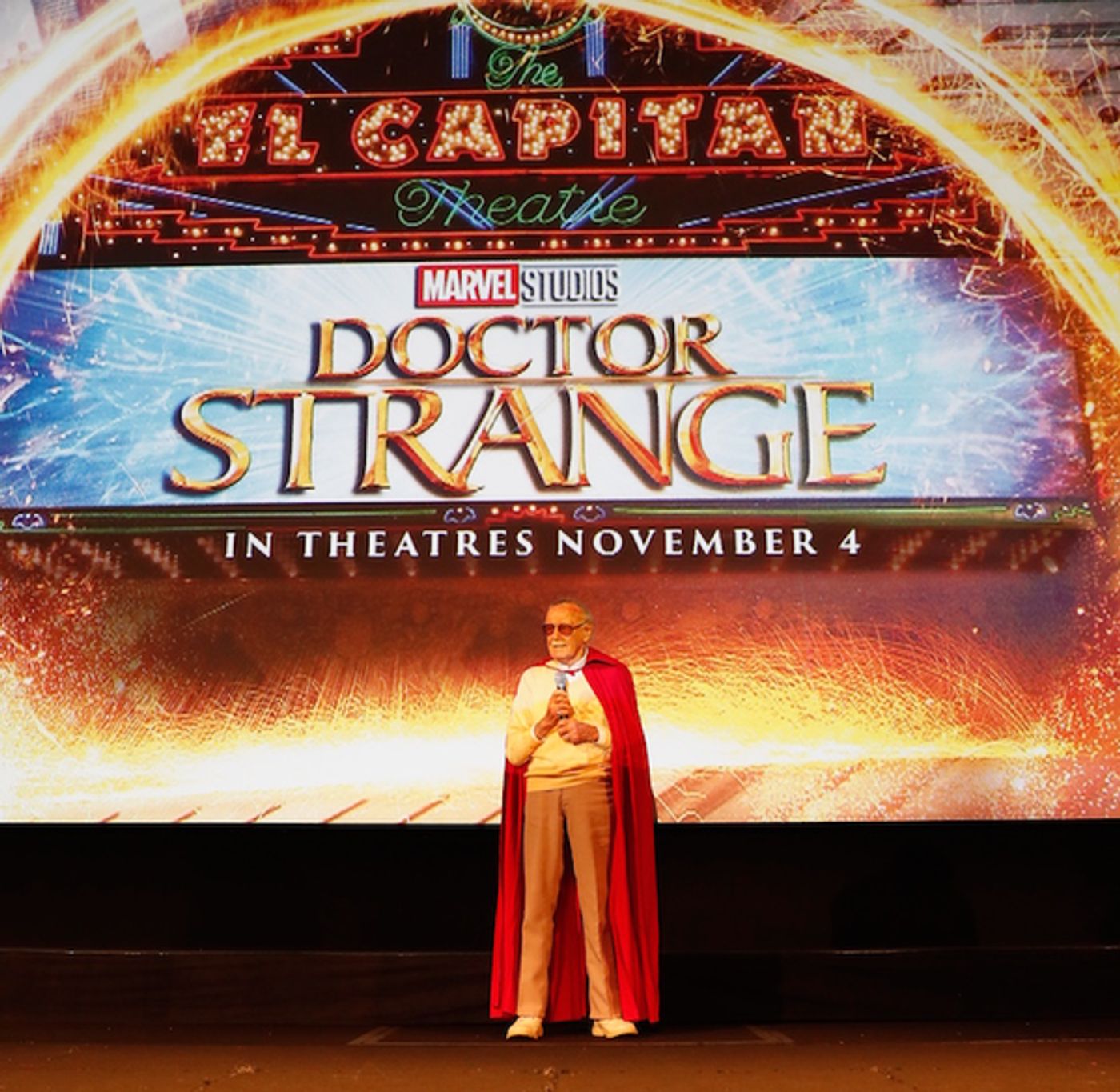Photo Flash - Marvel Legend Stan Lee Hosts DOCTOR STRANGE Fan Screening Photo Flash - Marvel Legend Stan Lee Hosts DOCTOR STRANGE Fan Screening Image