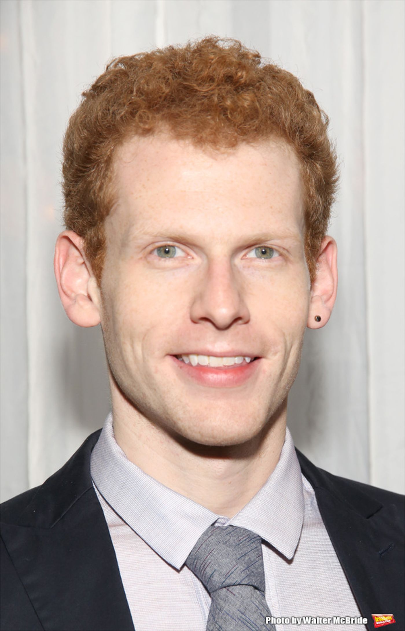 Photo Coverage: Jake Gyllenhaal, Zachary Levi & More Pose at New York City Center Gala  Image