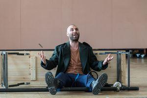 Sargon Yelda @ BroadwayWorld Sargon Yelda Photo