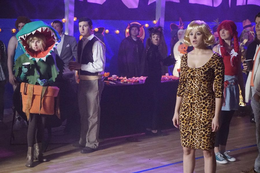 Photo Flash: First Look - ABC's 'The Goldbergs' Pays Tribute to LITTLE SHOP OF HORRORS Image