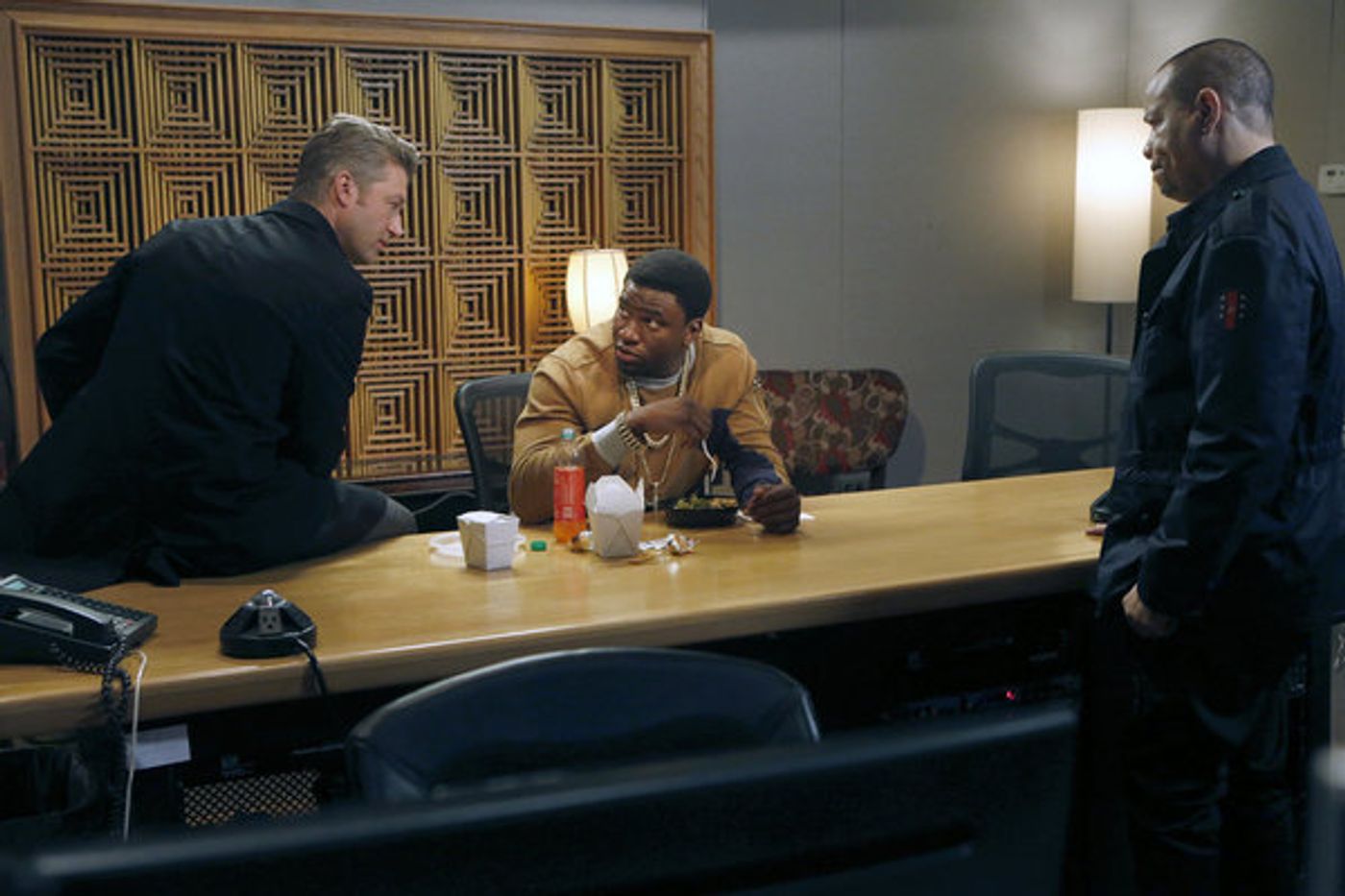 Photo Flash: First Look - Broadway's Will Swenson, Okieriete Onaodowan Guest on NBC's LAW & ORDER: SVU  Image